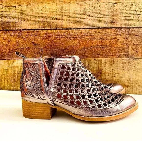 Jefferey Campbell Taggart Ankle Boot - Picture 4 of 10